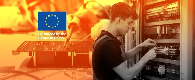 Apprenticeship as an Electronics Technician for Automation Technology